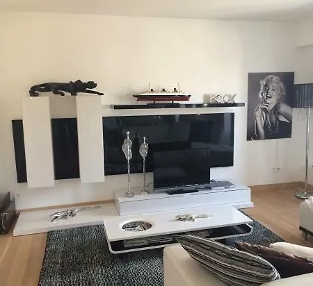 דירה A Dans Triangle D'or *