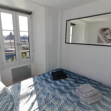 A Dans Triangle D'or