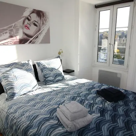 A Dans Triangle D'or *