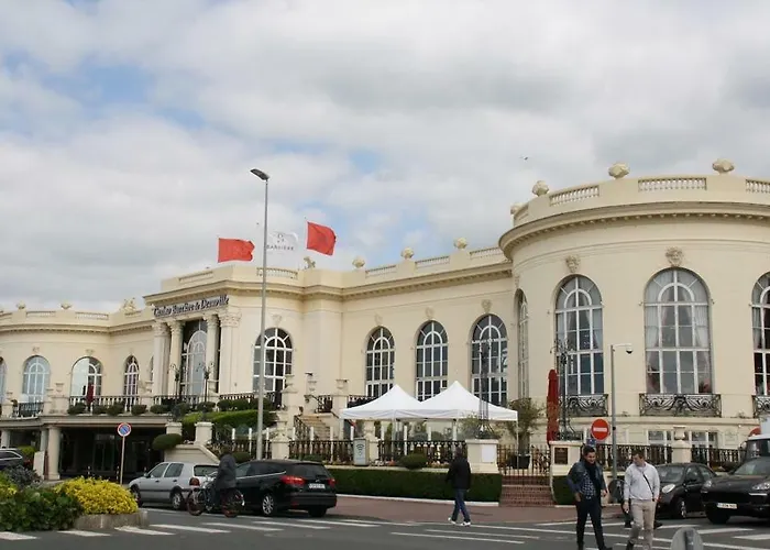 A Dans Triangle D'or Apartment