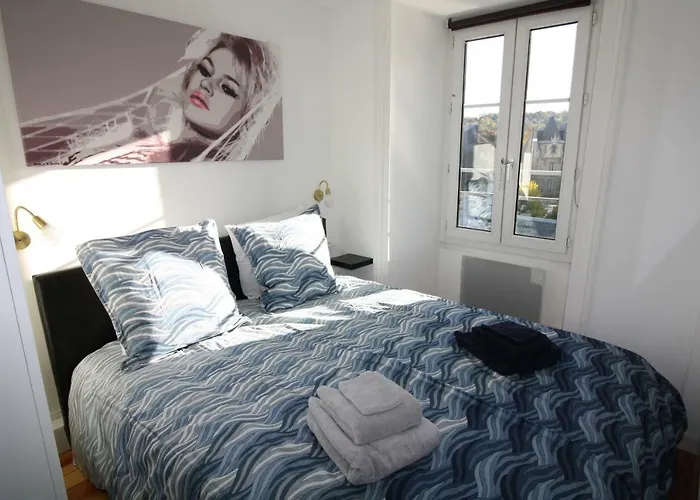 A Dans Triangle D'or *